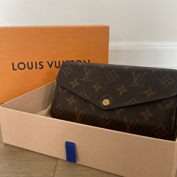 Louis Vuitton Handbags - Monogram Canvas Sarah Wallet